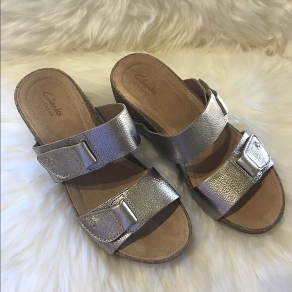 NIB! Clarks “Temira East” NIB size 8M Gold - Picture 6 of 6